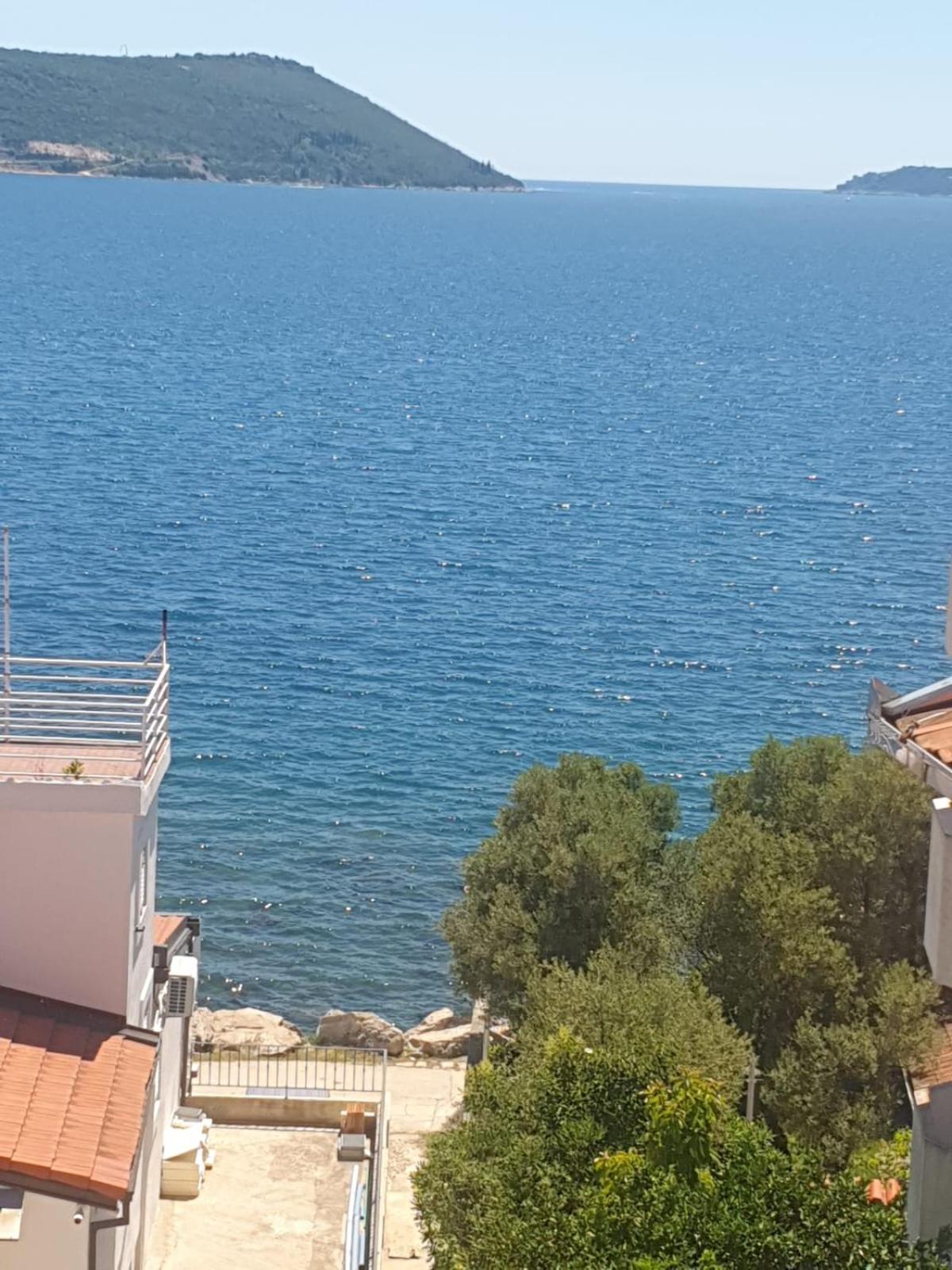 Sea View Apartments Herceg Novi Esterno foto